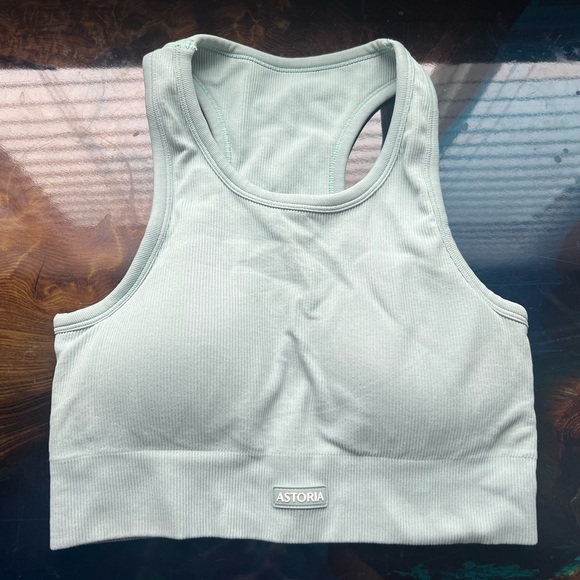 Astoria Activewear set - Picture 2 of 7